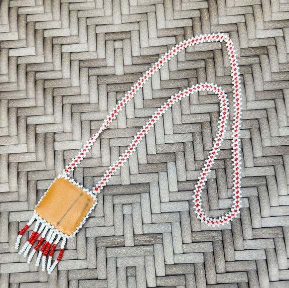 Handmade Vintage Native American seed bead necklace - Picture 4 of 7